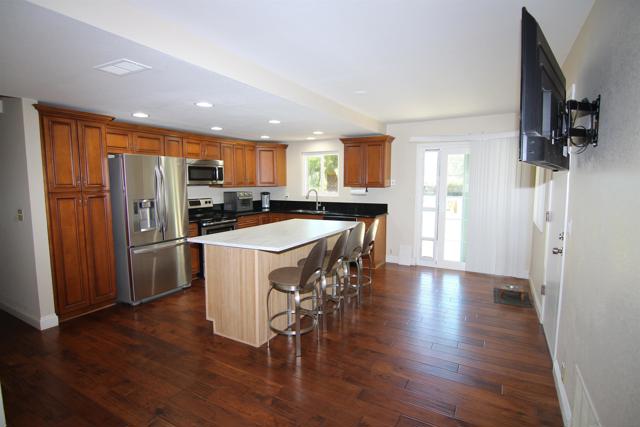 16328 Bassett Court, Ramona CA: https://media.crmls.org/mediaz/4aa8a13c-103c-4ee8-9b9a-31f7e44a568a.jpg