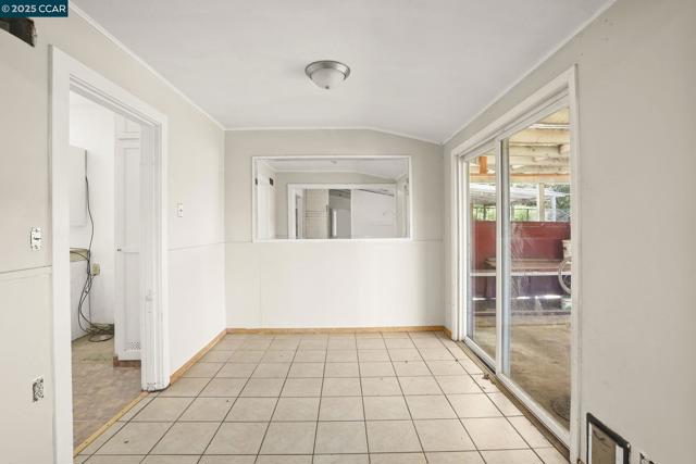 1561 Farm Bureau Rd, Concord CA: https://media.crmls.org/mediaz/4aa935dd-3ab0-4e55-8383-d42ffbfd87ad.jpg