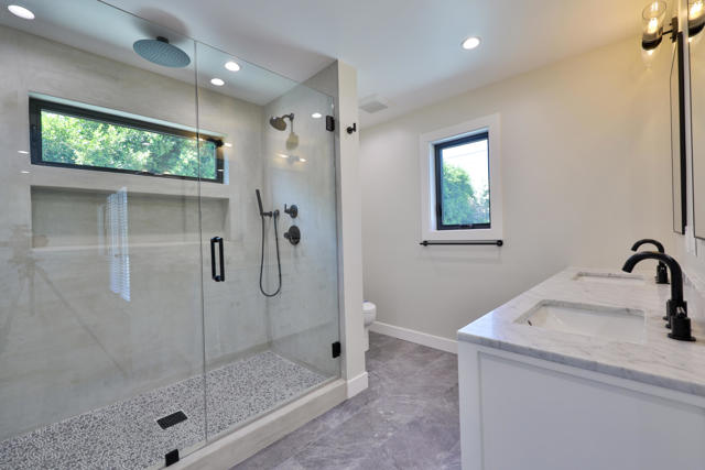 32299 Whispering Palms Trail, Cathedral City CA: https://media.crmls.org/mediaz/4aaaaa32-d218-4b23-bd3d-09bd0457015a.jpg