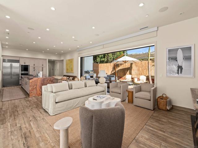 8477 El Paseo Grande, La Jolla CA: https://media.crmls.org/mediaz/4aab3d1c-bb50-49fc-9239-e93936fb71b9.jpg