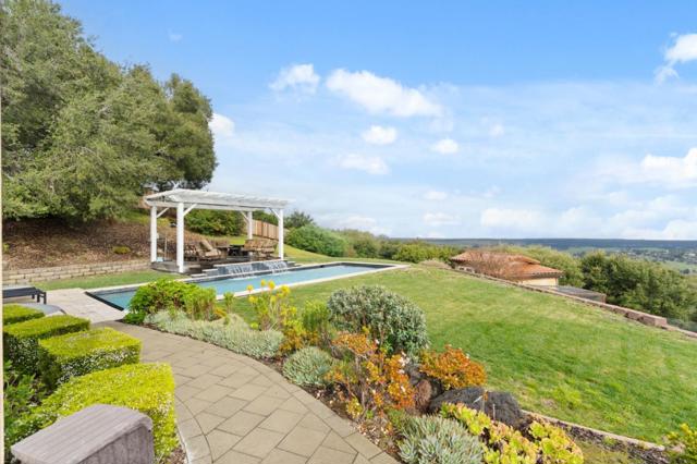 12252 Menalto Drive, Los Altos Hills CA: https://media.crmls.org/mediaz/4aabcea3-1b8d-4a37-82fd-97dc263b4ec3.jpg