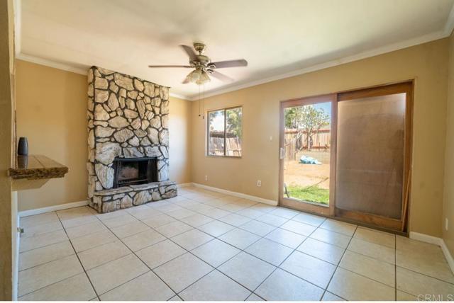 10181 Mayor Circle, San Diego CA: https://media.crmls.org/mediaz/4aad5342-051a-4f4f-ac25-56101de262e8.jpg