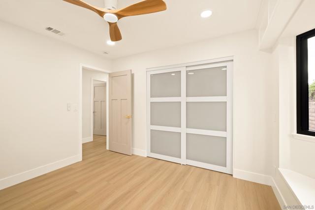 3985 Syme Dr, Carlsbad CA: https://media.crmls.org/mediaz/4aad87bb-799b-4e79-8979-e8f3d7153ca0.jpg