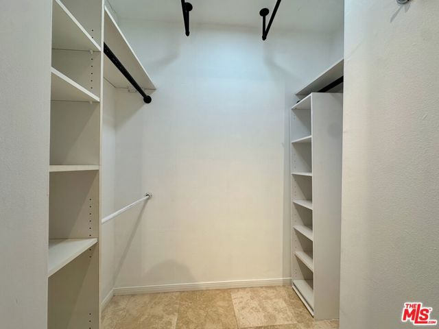 999 North DOHENY Drive, 711 photo 6