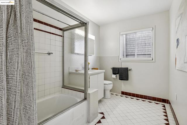 256 Cambridge Ave, Kensington CA: https://media.crmls.org/mediaz/4aadfa2b-bb93-4240-88b9-421e36d4a988.jpg