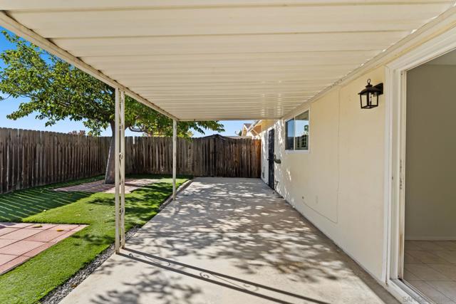 3511 Badillo Rd, San Marcos CA: https://media.crmls.org/mediaz/4aae8529-8408-458e-8023-7a4276af6737.jpg