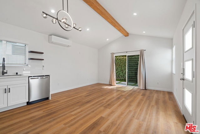4302 W 138th Street, Hawthorne CA: https://media.crmls.org/mediaz/4aae8f8b-6952-4ce0-9c82-2b35a1c1156c.jpg