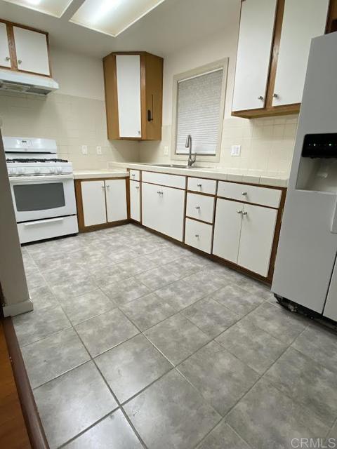 Image 7 of 15 For 4169 Central Avenue