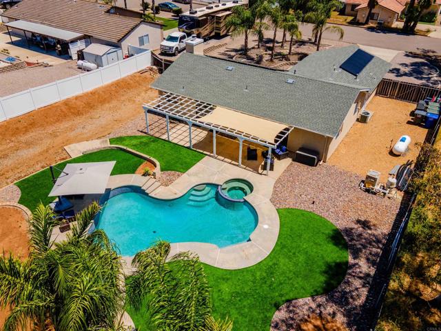 23912 Benito Way, Ramona CA: https://media.crmls.org/mediaz/4aaf6730-3f91-4ad5-839f-165e907e218a.jpg