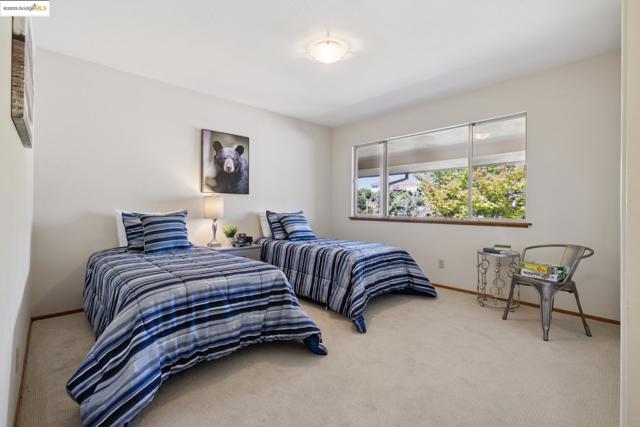 1657 Clearview Dr., San Leandro CA: https://media.crmls.org/mediaz/4ab005ee-362c-453f-a7f3-7a80a9896157.jpg