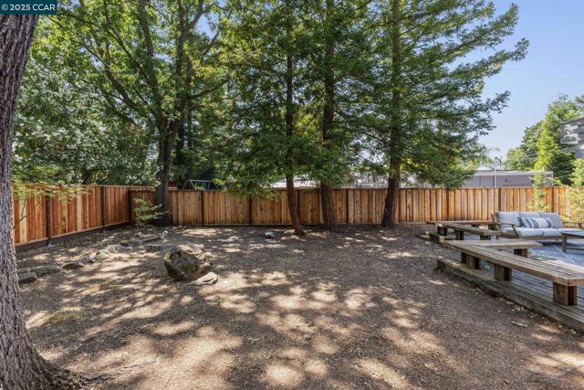243 Santa Fe Dr, Walnut Creek CA: https://media.crmls.org/mediaz/4ab06960-0668-411e-ae34-793310df0094.jpg