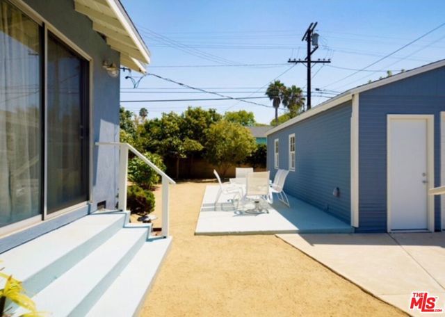 4156 Chase Avenue, Los Angeles CA: https://media.crmls.org/mediaz/4ab077ba-cd22-431f-b654-7d0e2ee8dbea.jpg