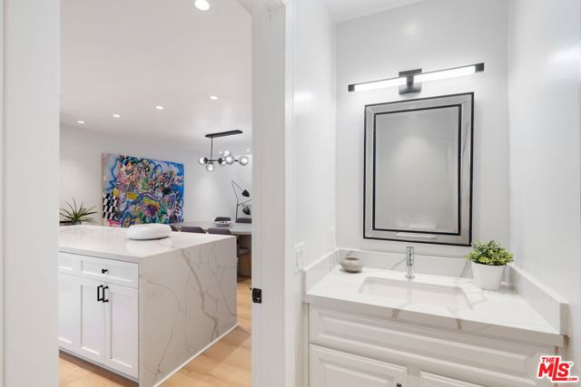 2108 Neilson Way, Santa Monica CA: https://media.crmls.org/mediaz/4ab0a468-3971-4b47-bc16-45e7de45ca01.jpg