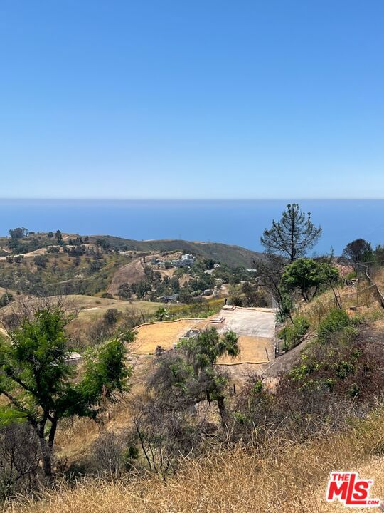 2566 Tuna Canyon Road, Topanga CA: https://media.crmls.org/mediaz/4ab1570b-69eb-4fea-9569-0665a48e7266.jpg