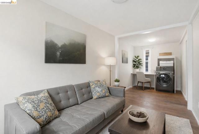 3114 california, Berkeley CA: https://media.crmls.org/mediaz/4ab198f8-467f-4416-ad2d-b1fbfe9f37c9.jpg