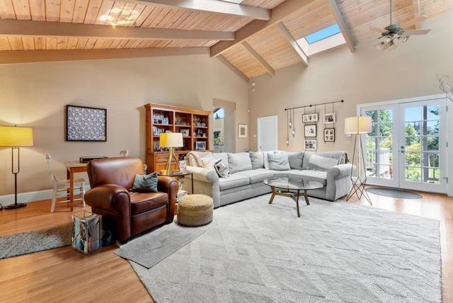 455 Calle Del Sol, Aptos CA: https://media.crmls.org/mediaz/4ab1e78f-151d-4a9d-85f6-c73c0f579b4c.jpg