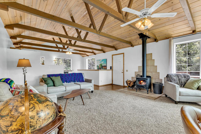 52365 Pine Ridge Road, Idyllwild CA: https://media.crmls.org/mediaz/4ab238b4-f091-4f0d-a8d5-cb7bff0e9bdc.jpg