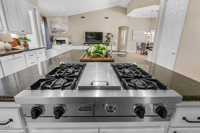 2625 Marvella Court, Camarillo CA: https://media.crmls.org/mediaz/4ab24f1a-aedd-48b5-ae39-58ed880126a7.jpg