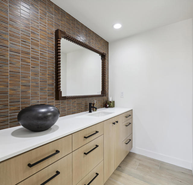 44970 Desert Horizons Drive, Indian Wells CA: https://media.crmls.org/mediaz/4ab29204-0514-4895-8ebe-2cb31a733ebd.jpg