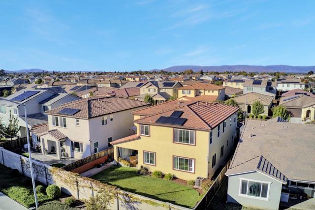 871 Cordoba Way, Hollister CA: https://media.crmls.org/mediaz/4ab2d641-b9f3-4d32-bba1-044671fbc301.jpg