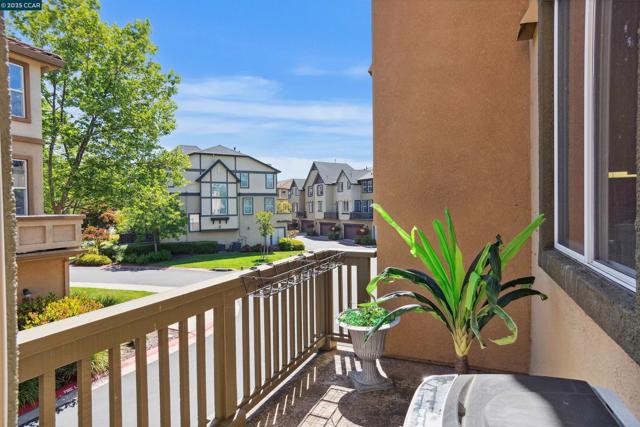 2073 Watermill Rd, San Ramon CA: https://media.crmls.org/mediaz/4ab2e40c-eda3-4078-87ba-77b05dc8996c.jpg