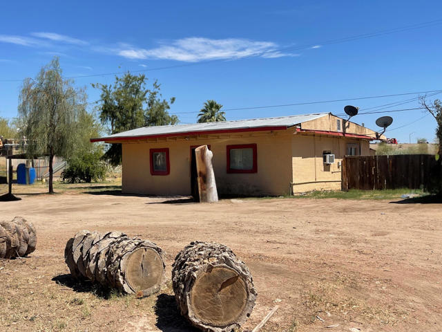 3550 W Hobson Way, Blythe CA: https://media.crmls.org/mediaz/4ab2ef0a-8609-4ce8-8429-d8078cacdff5.jpg