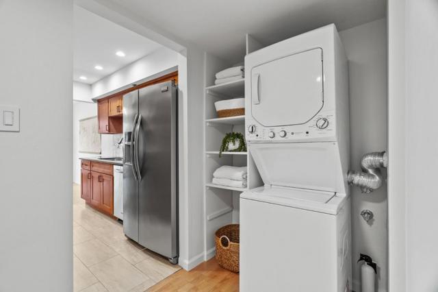 320 Palo Alto Avenue, Palo Alto CA: https://media.crmls.org/mediaz/4ab3a866-dcb3-401b-90e7-8ebbc915ea04.jpg