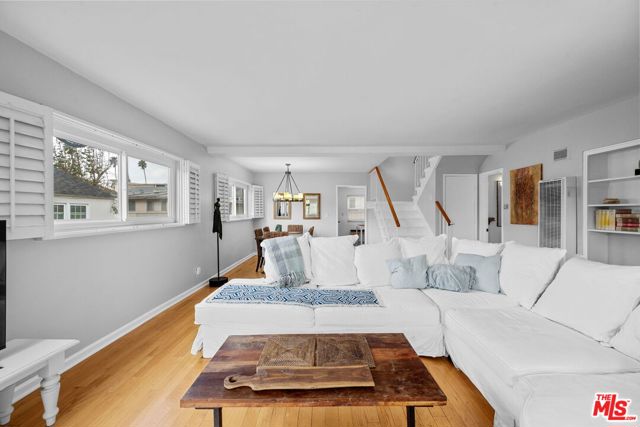 1225 Washington Avenue, Santa Monica CA: https://media.crmls.org/mediaz/4ab4070e-f3f5-45da-b35e-548971f53d18.jpg