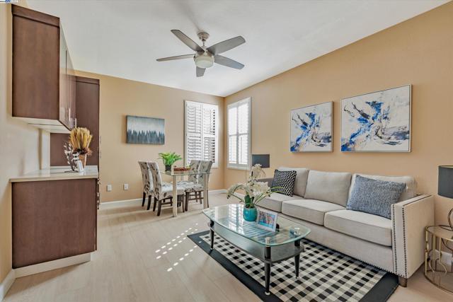 3602 Levanto Way, Manteca CA: https://media.crmls.org/mediaz/4ab46dce-0709-4b8b-a0c6-039a58da400f.jpg