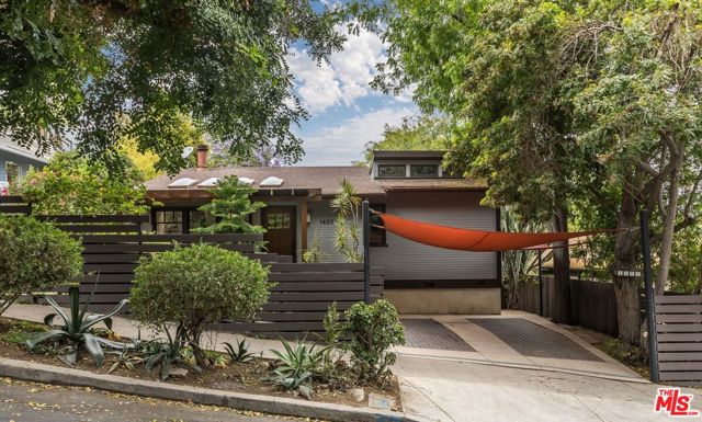1409 Waterloo Street, Los Angeles CA: https://media.crmls.org/mediaz/4ab46f00-c11a-43e7-906c-10b6cb57c173.jpg