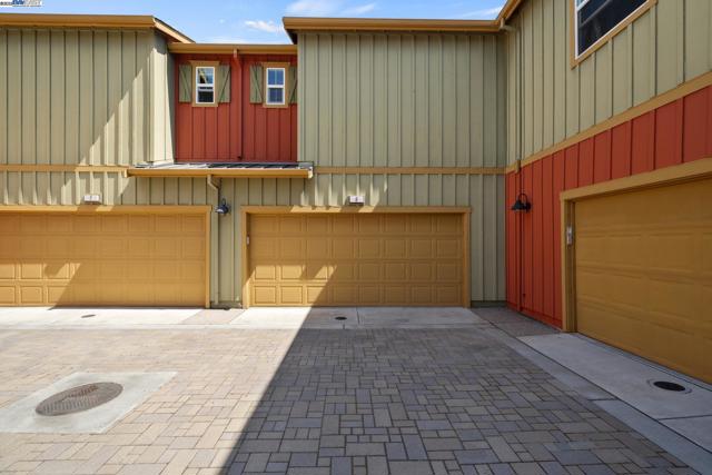 454 Persimmon Common, Livermore CA: https://media.crmls.org/mediaz/4ab4d72b-fbe8-49ba-a197-b2ec1ba37444.jpg