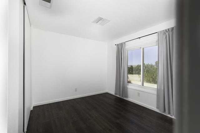 8837 Hardesty Drive Drive, Yucca Valley CA: https://media.crmls.org/mediaz/4ab4eef4-10d5-41bb-a4b0-3042f06b9752.jpg