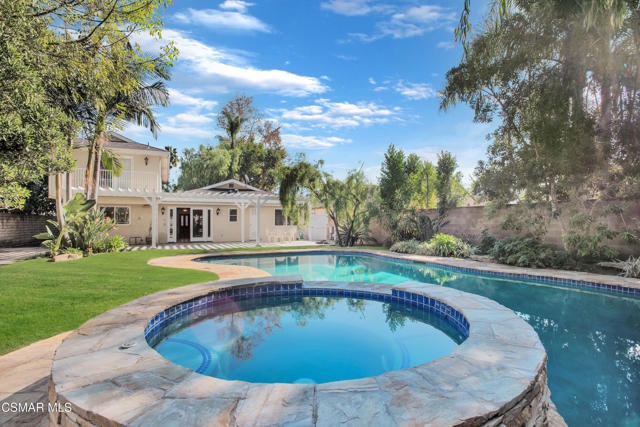 4539 Mammoth Avenue, Sherman Oaks CA: https://media.crmls.org/mediaz/4ab57d71-d726-4bac-9f17-50a6eb0ad1f9.jpg