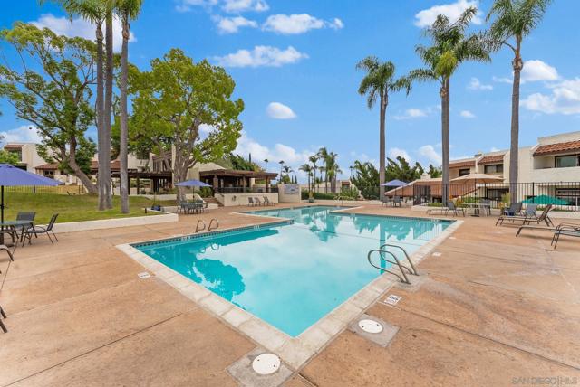 7328 Caminito Carlotta, San Diego CA: https://media.crmls.org/mediaz/4ab7fb77-a6ef-4243-80ec-4f804cfcc777.jpg