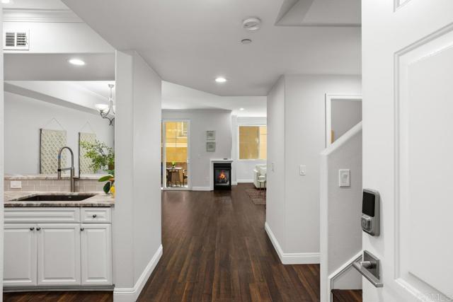 Image 12 of 39 For 2778 Carlsbad Boulevard 201
