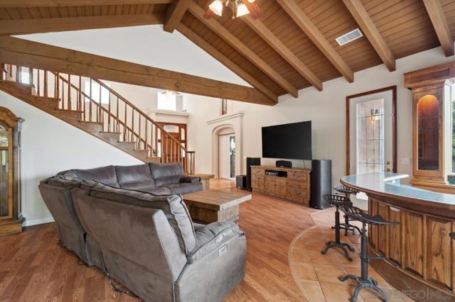 15091 Chemise Creek Rd, Ramona CA: https://media.crmls.org/mediaz/4aba4498-6a9e-462f-92f9-9af325e93ad1.jpg