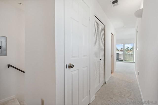 1268 Essex St, San Diego CA: https://media.crmls.org/mediaz/4abb7def-18c1-4592-9b49-200defd3de1e.jpg