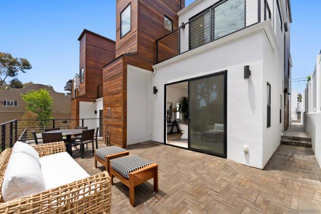 1034 Pennsylvania Avenue, San Diego CA: https://media.crmls.org/mediaz/4abb9d71-1e5a-46ea-9457-1eb04d70600c.jpg