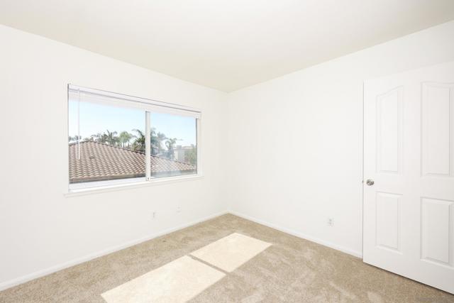 641 Serrano Ln, Chula Vista CA: https://media.crmls.org/mediaz/4abbf6b0-16b7-48d8-8756-a3172e649b9b.jpg