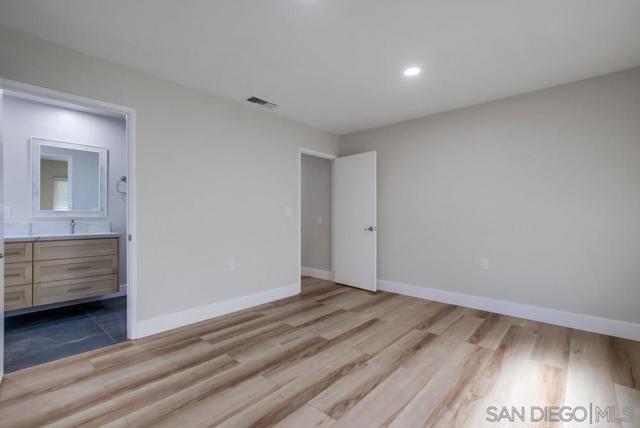 16731 Callado Ct, San Diego CA: https://media.crmls.org/mediaz/4abc34c9-3fd8-408b-8294-80f8ca9ceb65.jpg