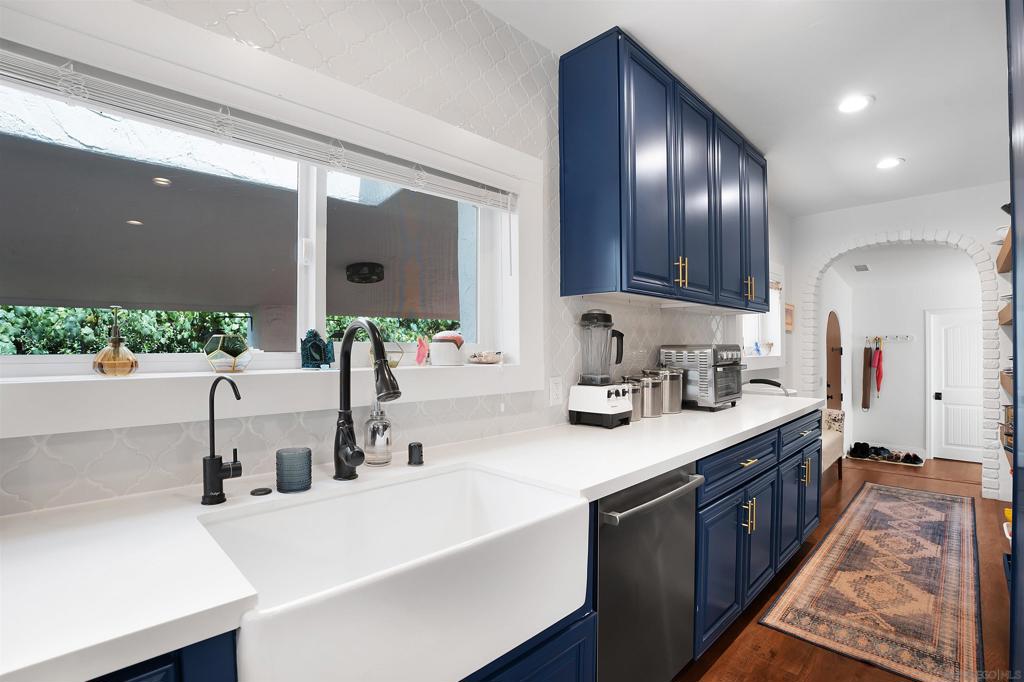 MLS #250035692SD img 17