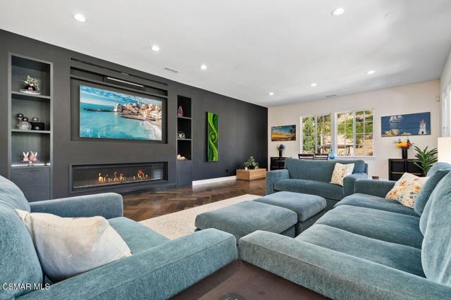 5492 Calarosa Ranch Road, Camarillo CA: https://media.crmls.org/mediaz/4abce2c7-18e2-4986-b7a2-14c85db2a6c0.jpg