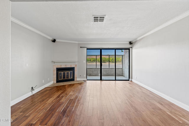 9540 Telegraph Road, Ventura CA: https://media.crmls.org/mediaz/4abd1bf8-06d9-4104-a588-1b77991d26ee.jpg