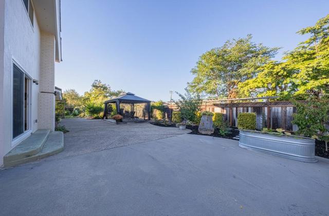 22720 Picador Drive, Salinas CA: https://media.crmls.org/mediaz/4abd26e6-bf3f-400f-8629-6a80099eae5a.jpg