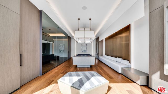 889 Francisco Street, Los Angeles CA: https://media.crmls.org/mediaz/4abd8fbd-62e6-4292-a27d-900c407e6c98.jpg