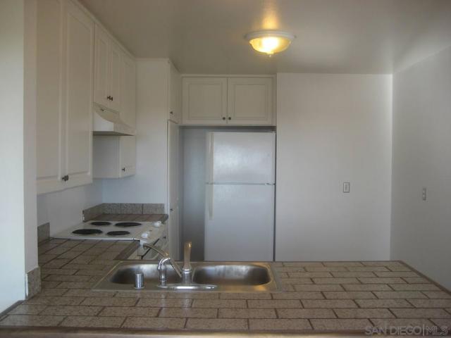 6379 Caminito Luisito, San Diego CA: https://media.crmls.org/mediaz/4abececb-3380-419f-8a20-f8074ee4e907.jpg