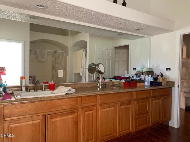 Detail Gallery Image 4 of 10 For 10424 Santa Fe Fire Rd, Lucerne Valley,  CA 92356 - 3 Beds | 3 Baths