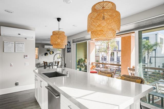 810 Santa Barbara Place, San Diego CA: https://media.crmls.org/mediaz/4abf2e4f-49e7-481c-abc5-d9e74ee2a968.jpg