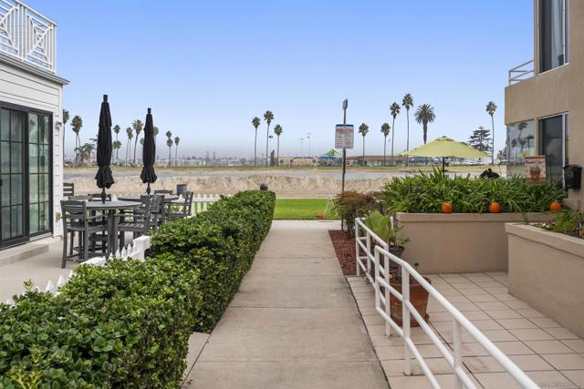 841 Pismo Ct, San Diego CA: https://media.crmls.org/mediaz/4abfd7ce-7577-4b49-b85f-92356b18bb39.jpg