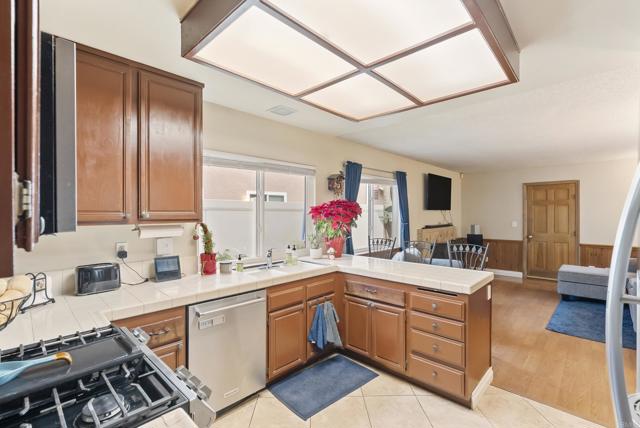 Detail Gallery Image 18 of 36 For 7756 Flanders Dr, San Diego,  CA 92126 - 3 Beds | 2 Baths